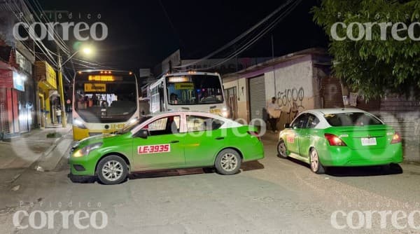 Chocan militares a menor de 16 años tras persecución en León; taxistas bloquean el bulevar